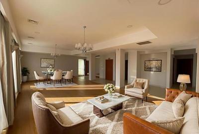 Apartament cu 4 camere decomandat, mobilat în Herăstrău