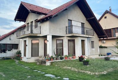 Casă cu 4 camere în Șag