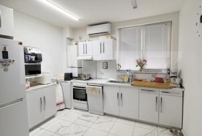 Casa individuala , 3 garaje , terasa ,  352mp utili, zona Dambu Rotund - 10