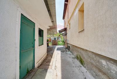 Casă / Vilă cu 6 camere de vânzare în zona Bartolomeu - 41