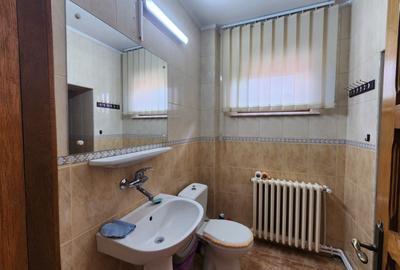Spatiu de inchiriat , zona centrala , 80 mp , baza Copou - 8