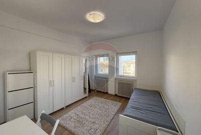 Apartament cu 1 camere semidecomandat, mobilat în P-ța Rosetti