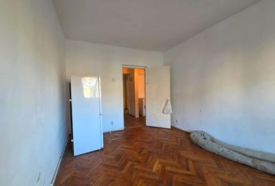 APARTAMENT 3 CAMERE-DECOMANDAT-ETAJ 1 - 1