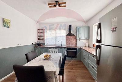 Casa moderna de vanzare in Bavaria Park cu priveliste la muntii Fagars - 3