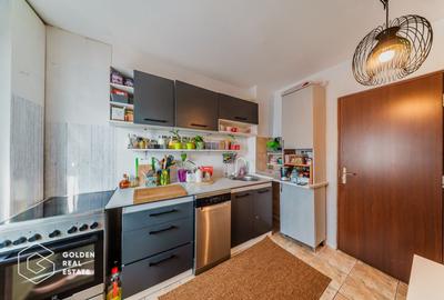 Apartament 4 camere, langa campusul UVVG, decomandat, etaj 3, comision 0% - 5