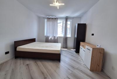 Apartament cu 3 camere semidecomandat, mobilat în Florești