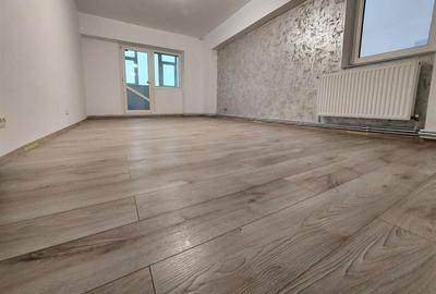 Apartament cu 3 camere decomandat în Păcurari