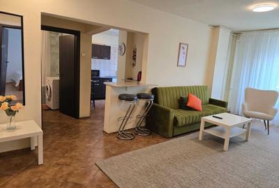 Vand ap 2 camere zona restaurante bd. Decebal vedere pe bulevard - 1