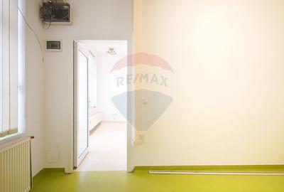 Spațiu birouri/cabinete medicale 66 mp, str. Iuliu Maniu, Brașov - 13