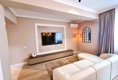 Apartament cu 3 camere decomandat în Băneasa