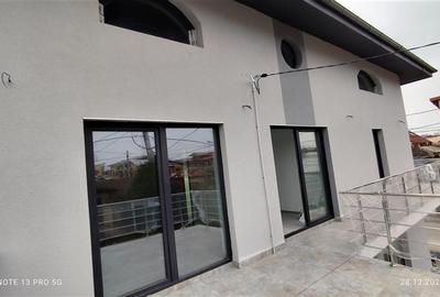 Casă cu 6 camere în P-ța Mihai Viteazu