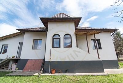 Casă individuală cu 3 camere în Văcarea