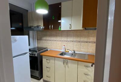 Dristor, garsoniera, 1 minut metrou, etaj 2, AC, renovata, libera - 9