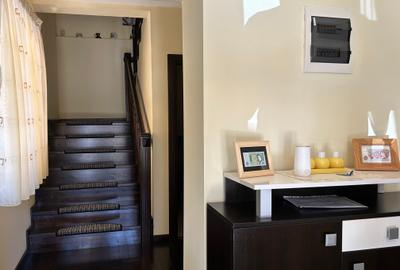 Casă individuală cu 5 camere în Nord-Est