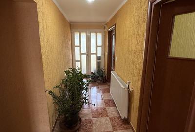 Vila construită in 2010 - P+1+pod - S=236 mp și curte 238 mp Campina! - 28