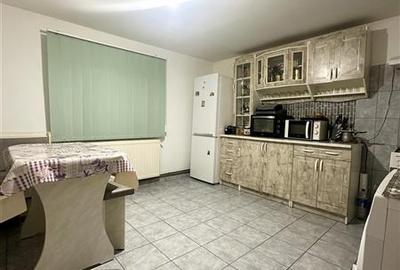 Casa cu Potential Multiplu, Pretabila Pentru Doua Familii sau Business, Chiar la - 8