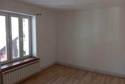 2 Camere in Vila | 1986 | Curte Privata 100M | Ion Mihalache - 1