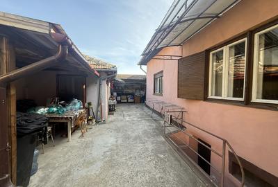 Casa individuala de vanzare | Zona-ULTRACENTRALA | 385 mp teren. - 1