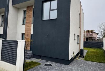 Casă individuală cu 4 camere în Central