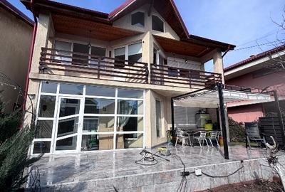 Casă individuală cu 5 camere în Central