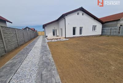 Casa individuala de vanzare cu 3 camere si teren de 710 mp - Izvin - 17
