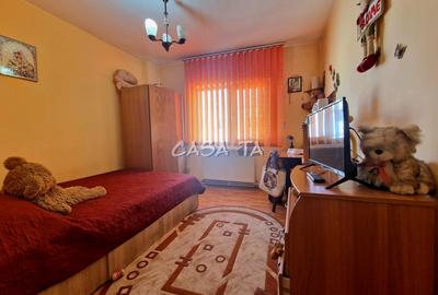 Apartament 3 camere, situat in Targu-Carbunesti, Str Petrolistilor - 6