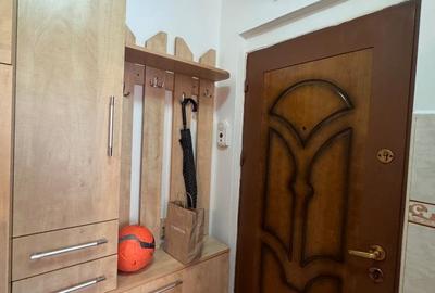 Ap 2 cam, Dărmănești, zona șc. nr. 5. Preț 1350 lei/ lunar - 12