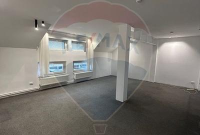 Birou 35 de mp utili lângă Carrefour - 1