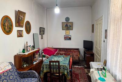 CASA INDIVIDUALA SOLIDA + ANEXE , STR EMINESCU, LA 5 MINUTE DE PIATA MICA - 13