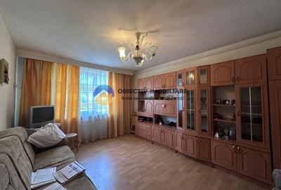 Apartament 3 camere de vânzare - Zona Centrală / 2 băi - 4