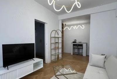 Apartament cu 2 camere semidecomandat, mobilat în Calea Victoriei