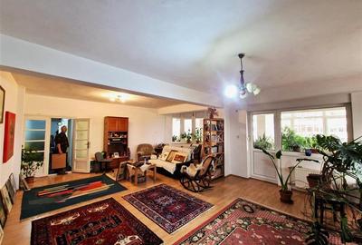 Apartament cu 4 camere decomandat în Bâlc