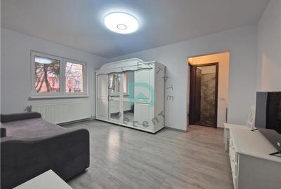 Apartament cu 2 camere semidecomandat, mobilat în Tractorul