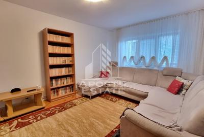 Apartament cu 3 camere decomandat, mobilat în Aradului
