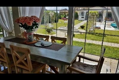 Vila spatioasa,  cu piscina si gradina matura - 9