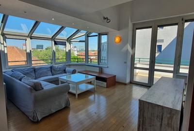 Penthouse cu 3 camere în Arcul de Triumf