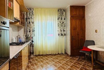 De vanzare apartament cu 4 cam dec. in Galati, piata Centrala, etaj5/7 - 17