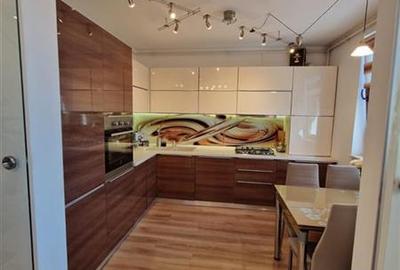 Apartament de Lux cu 3 Camere și Scara Interioară ? De V?nzare Teilor - 3