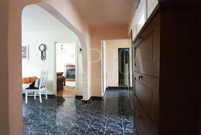 Apartament 4 camere de vanzare in Rogerius Oradea, Oradea - 2