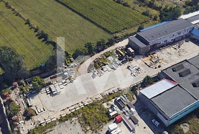 Hala industriala Uzina 2 cu teren betonat de 4500 mp - 4