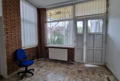 Casa parter de inchiriat, semicentral - 6