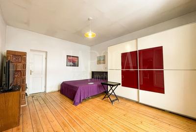 Apartament cu 3 camere semidecomandat în Andrei Mureșanu