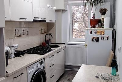 Apartament 2 camere complet renovat zona Scoala 7 - 6
