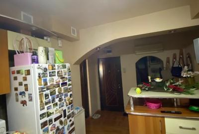 Apartament decomandat 3 camere | Etaj 3 | Complet mobilat și utilat - 1 MAI - 13