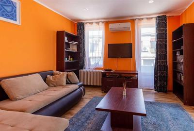 Apartament cu 2 camere decomandat, mobilat în Central