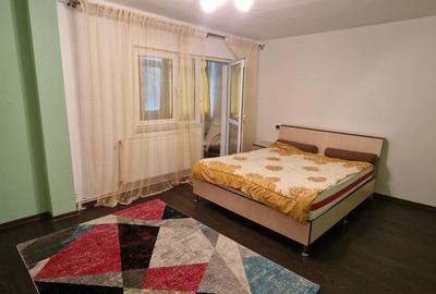 Apartamen decomandat in Poarta 6