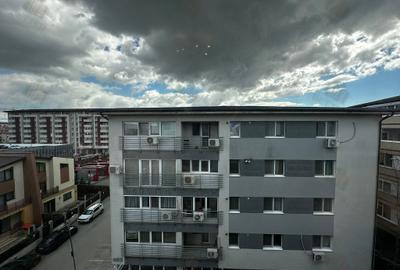 Apartament cu 2 camere decomandat, mobilat în Central