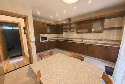 Vilă cu acces la piscina langa Jolie Ville - 9