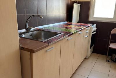 Apartament cu 2 camere semidecomandat, mobilat în Aurel Vlaicu