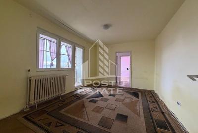 Apartament cu 2 camere semidecomandat în Spitalul Județean